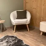 Renovated Flat Facing Mont Blanc 公寓 *