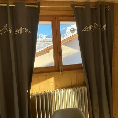 Renovated Flat Facing Mont Blanc *