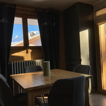 Spacious Flat Facing Mont Blanc Apartmán