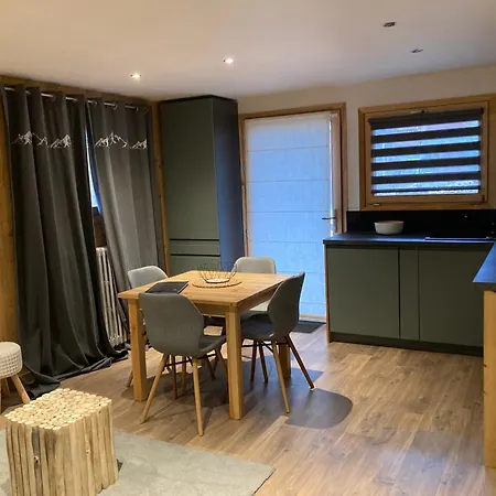 Spacious Flat Facing Mont Blanc Apartmán *