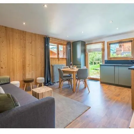 Renovated Flat Facing Mont Blanc *
